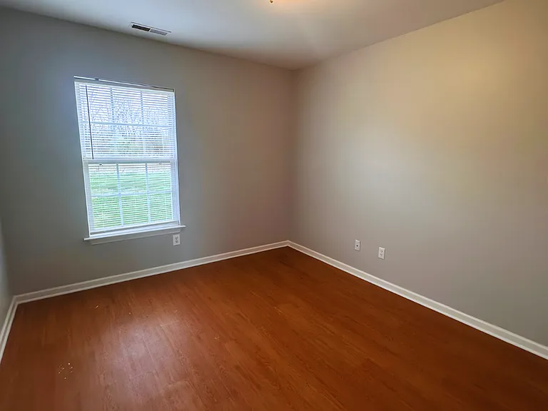 Chilewich Apartments — Photo 27