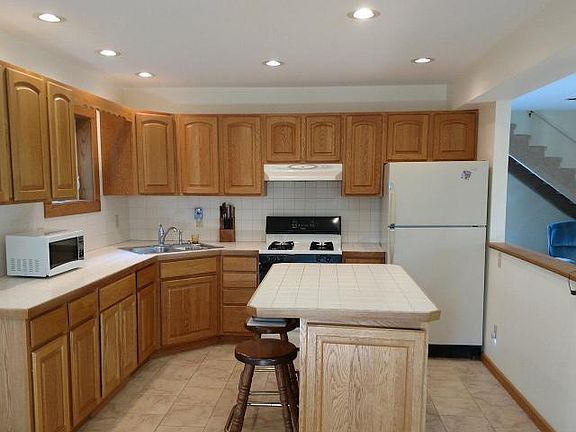 3rd image of 1276 S Lily Lake Ln