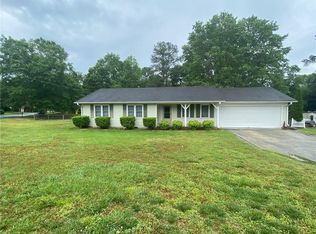 1613 W Sandtown Rd SW, Marietta, GA 30064