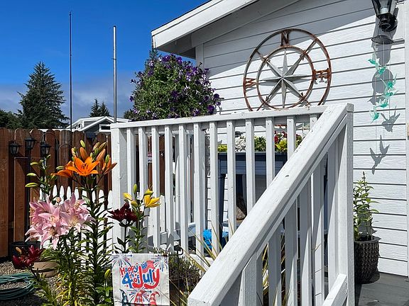 4th image of 3205 Sandridge Rd