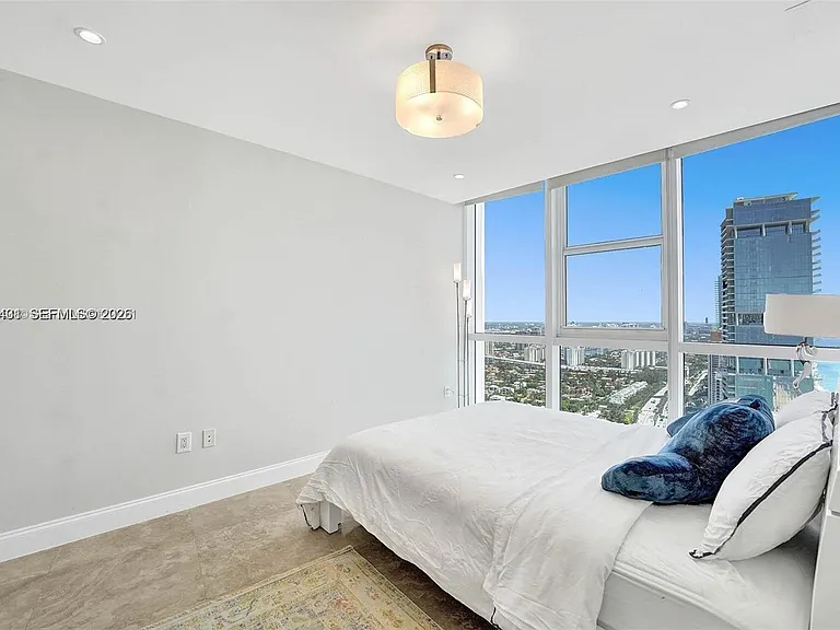 18201 Collins Ave #5202 — Photo 5