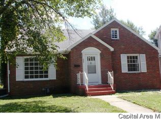 227 S 5th St, Monmouth, IL 61462