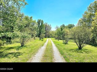 8110 Linden Dr, Neosho, MO 64850