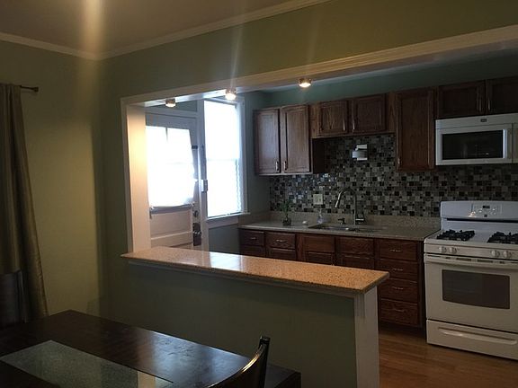5th image of 10943 S Artesian Ave