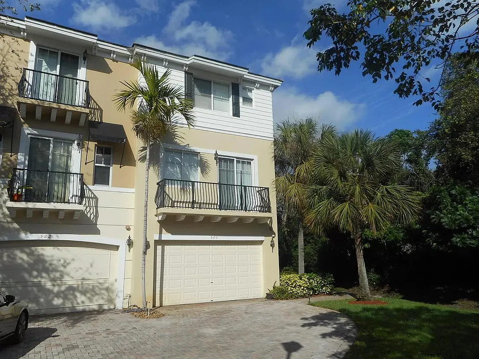 520 NW 39th Cir