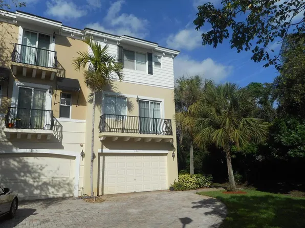 520 NW 39th Cir, Boca Raton, FL 33431