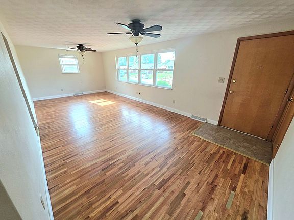 2nd image of 1818 Brink Ave