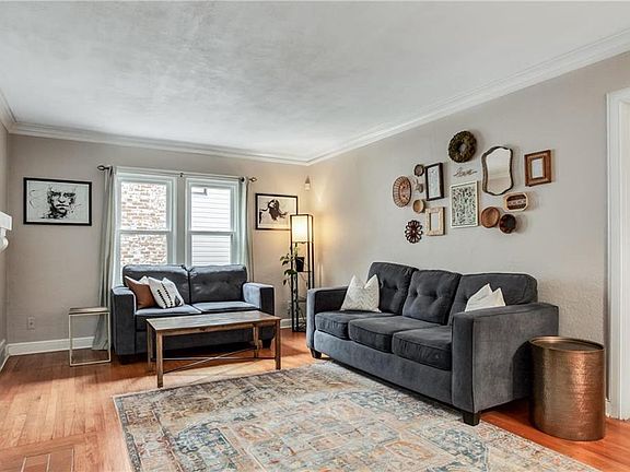 5th image of 705 E 72nd St