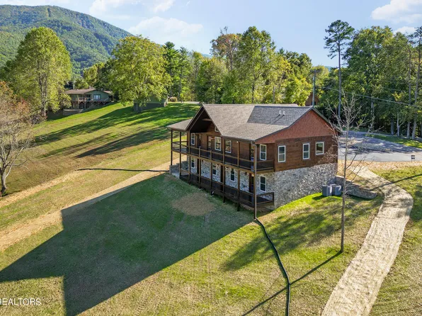 3335 Robeson Rd, Sevierville, TN 37862