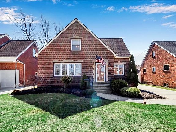 2nd image of 469 Woodland Dr