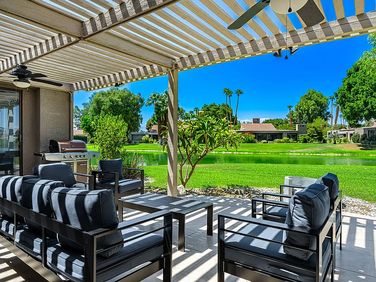 521 Desert West Dr — Photo 18