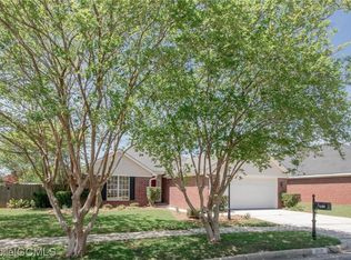 1200 Hillcrest Xing E, Mobile, AL 36695