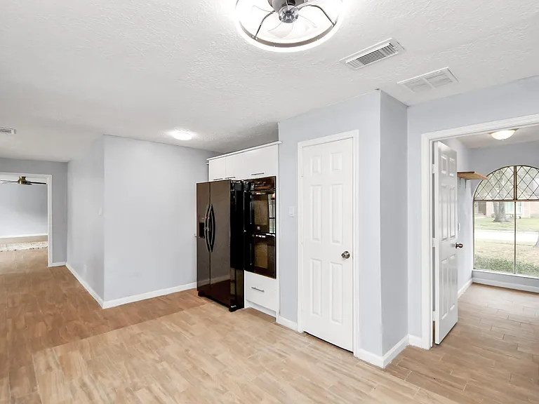 17903 Nanes Dr — Photo 31