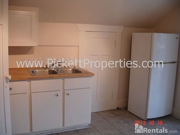 2nd image of 1747A 6th St