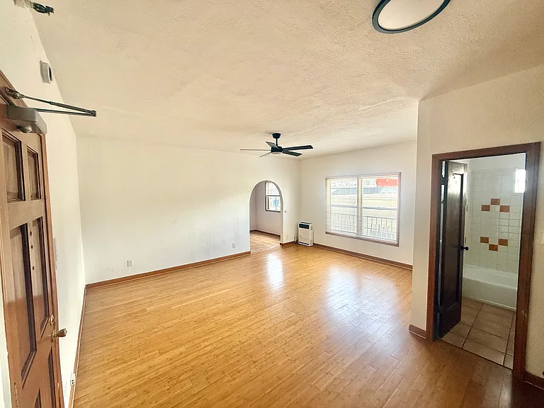 1422 N Kingsley Dr #104 — Photo 6