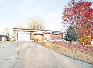 509 Southampton Dr, Saint Louis, MO 63125