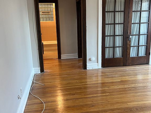 2nd image of 5906 W Bryn Mawr Ave Unit 1