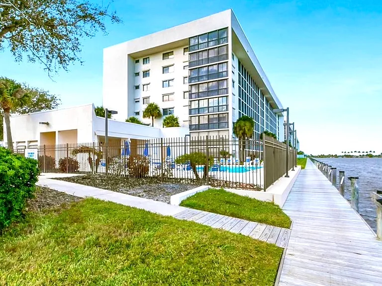 250 S Sykes Creek Pkwy #B309 — Photo 8