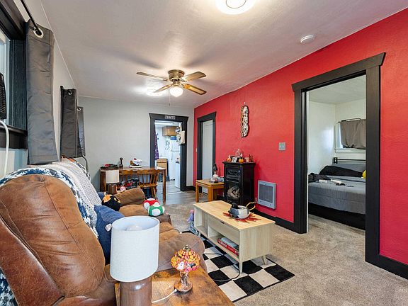 3rd image of 609 S F St