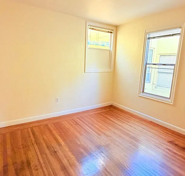 1215 Park Street — Photo 2