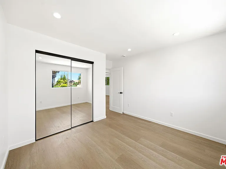 333 6th Ave #D — Photo 14