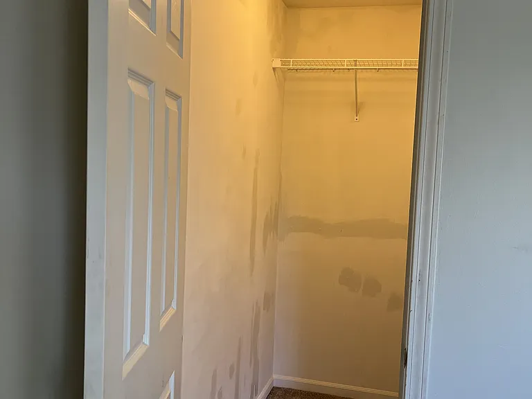 Closet in 2nd bedroom