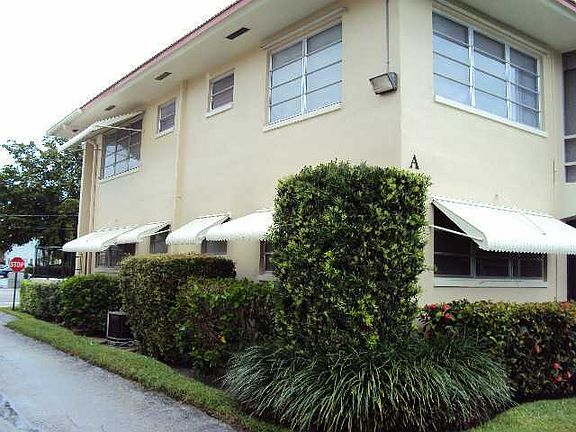 2nd image of 2200 NE 36th St APT 12