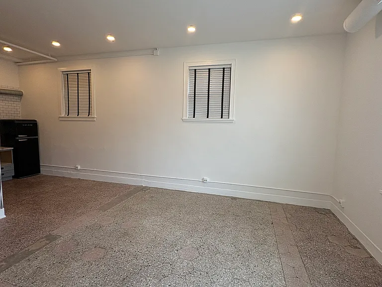 1513 N Western Ave #202 — Photo 4
