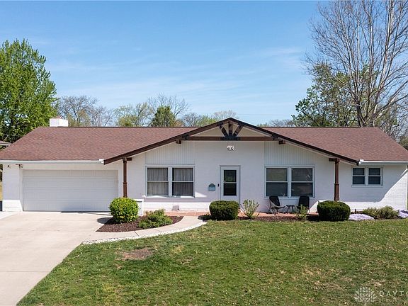 3rd image of 415 Reichard Dr