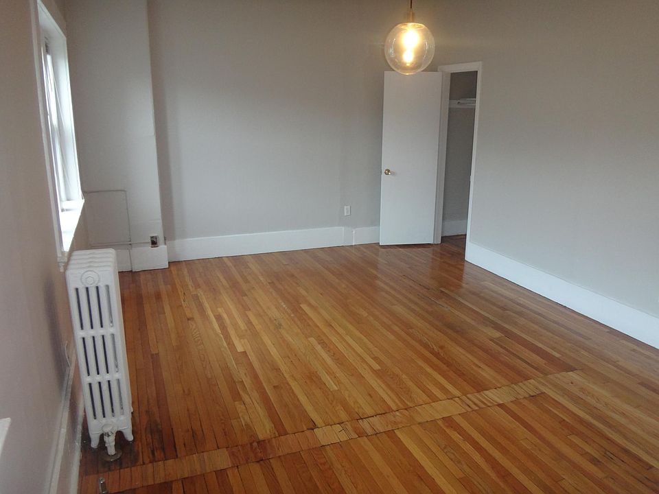 2nd image of 120 Charles St #19