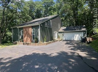 10294 McGregor Rd, Pinckney, MI 48169