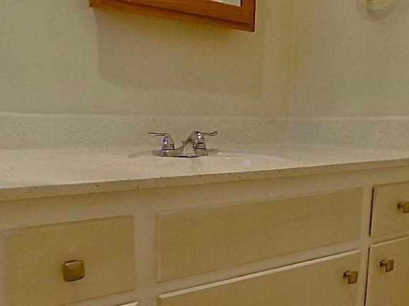 5th image of 1700 S Bundy Dr APT 8