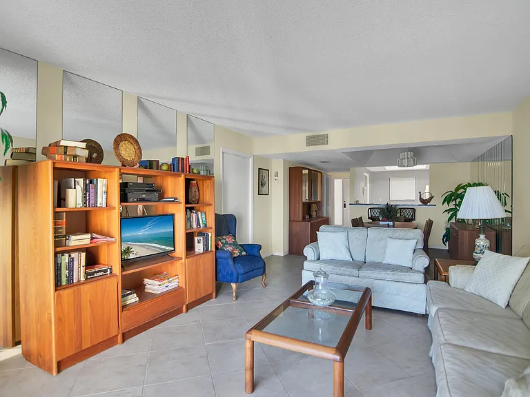 3939 Ocean Dr #307C — Photo 10