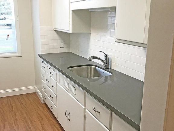 4th image of 3301 Pacific Ave APT 11