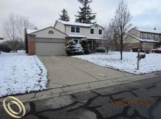633 Baker St, Rochester Hills, MI 48307