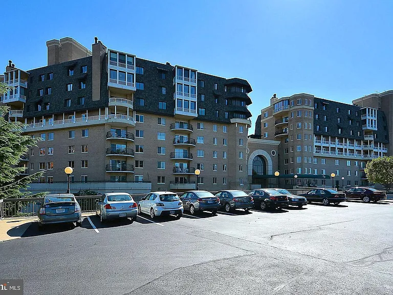 1250 S Washington St #218 — Photo 27