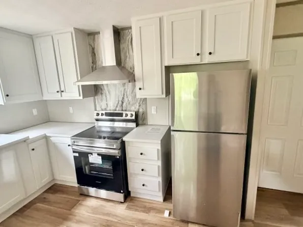 117 Lucy Ln, Raeford, NC 28376