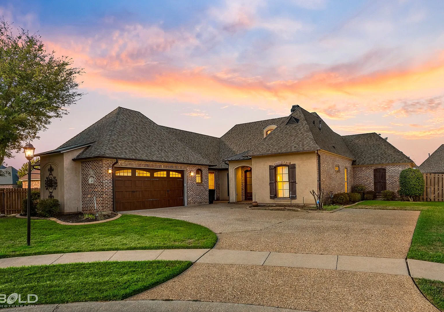 Inviting 3-Bedroom, 3-Bath Home with Fenced Yard & Community Pool Access — Photo 1