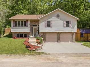 669 Kaufmann Ave, Dubuque, IA 52001