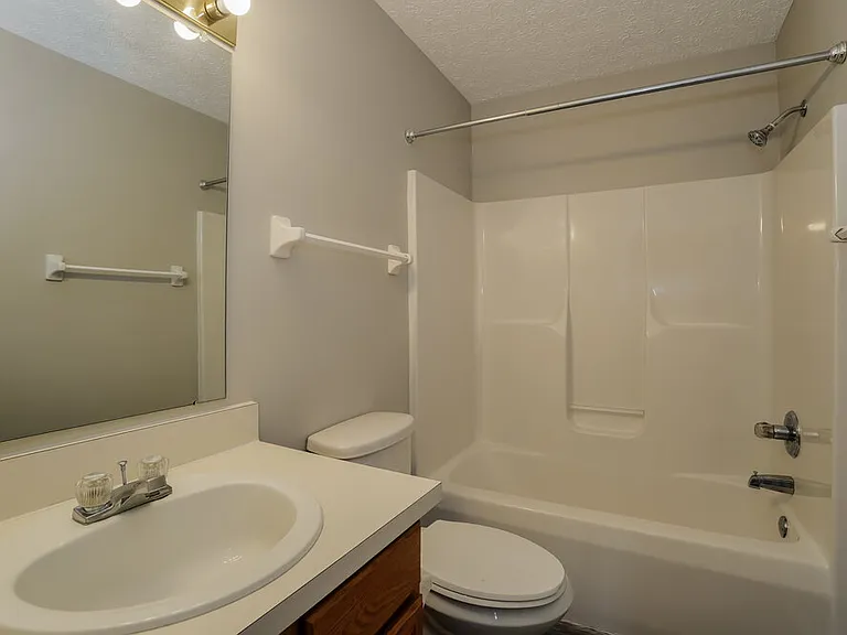 2719 Raphael Dr — Photo 14