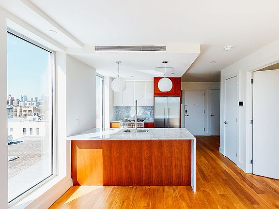 4th image of 764 Metropolitan Ave #Phb