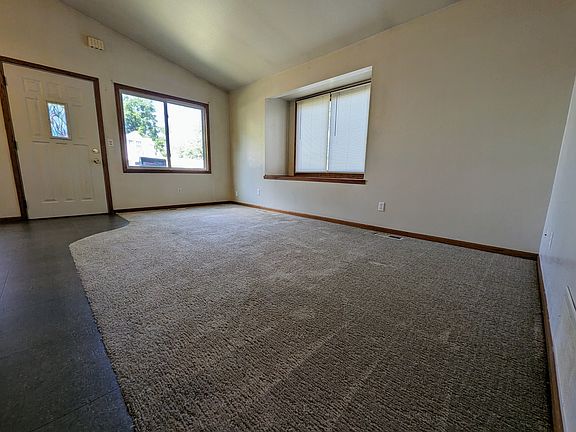 3rd image of 406 E Montgomery St #406