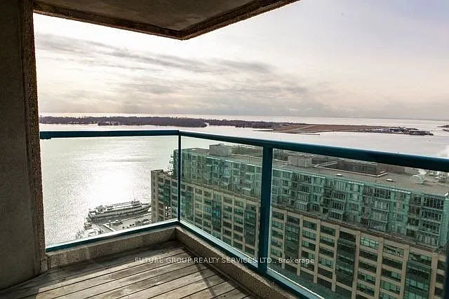 77 Harbour Sq #2409