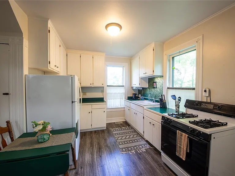 35 Cherry St — Photo 5