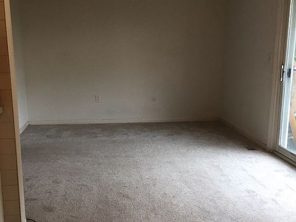 4th image of 24407 Bashian Dr #1