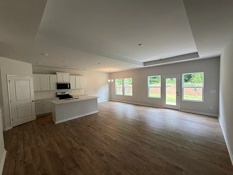 7024 Barbara Jean Ln — Photo 4