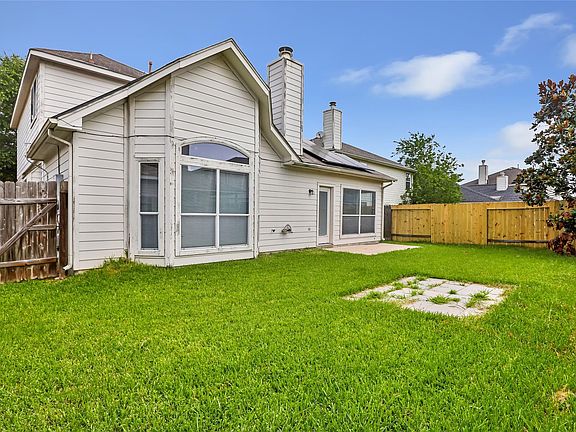 4th image of 3115 Holly Ranch Dr