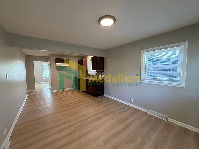 12432 S Lowe Ave — Photo 4