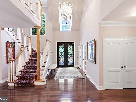 3rd image of 307 Lyon Cir