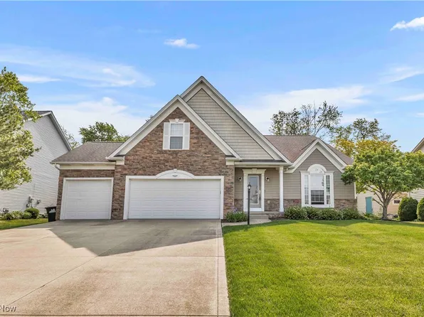 2035 Glenmont Dr, Brunswick, OH 44212